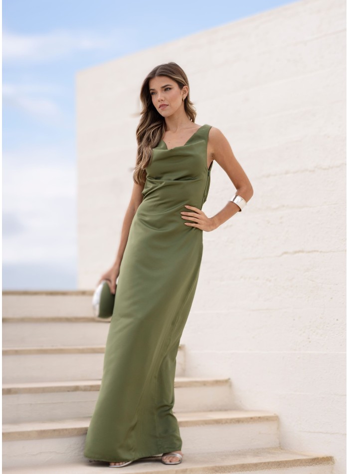 Vestido largo verde seco con escote drapeado para eventos