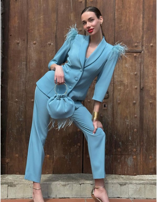 Costume veste trois pièces avec plumes