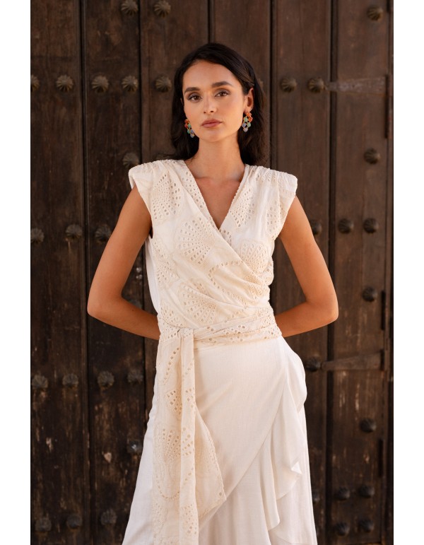 Mother's communion set in white linen 2