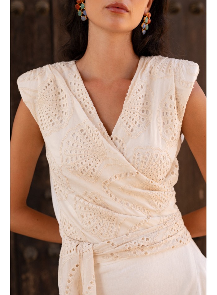 Mother's communion set in white linen