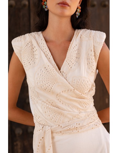 Mother's communion set in white linen