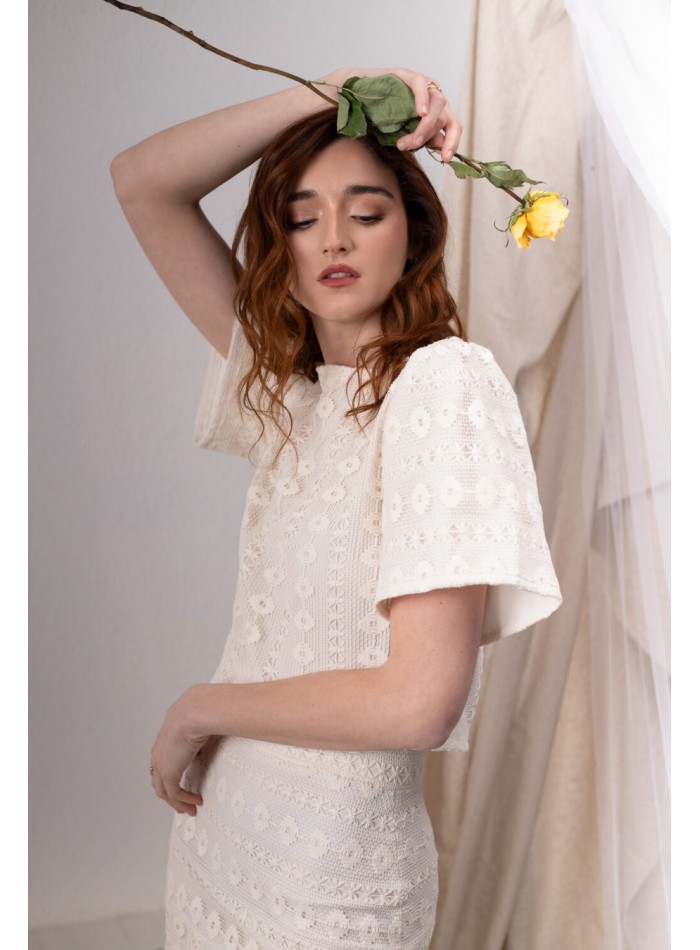 Top marfil de macramé con manga corta para ocasiones especiales