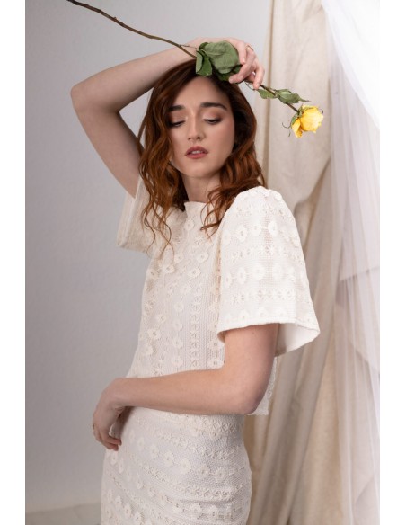 Top marfil de macramé con manga corta para ocasiones especiales