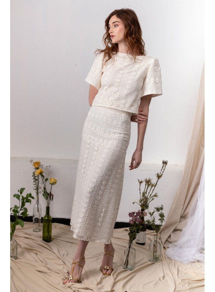 Falda midi evasé de macramé marfil para bautizos