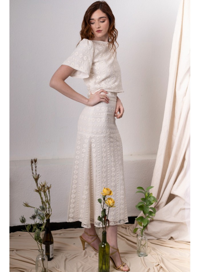Falda midi evasé de macramé marfil para mama de comunion