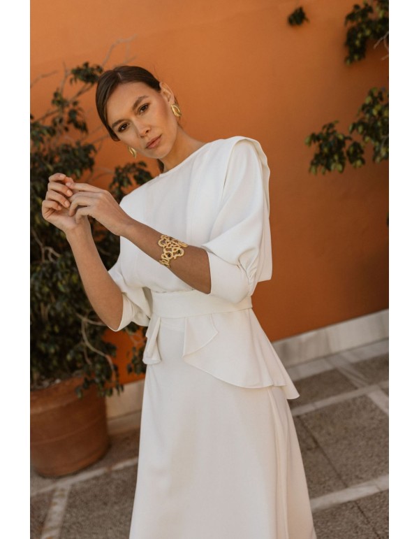 Blusa blanca de manga francesa con cinturón peplum 2