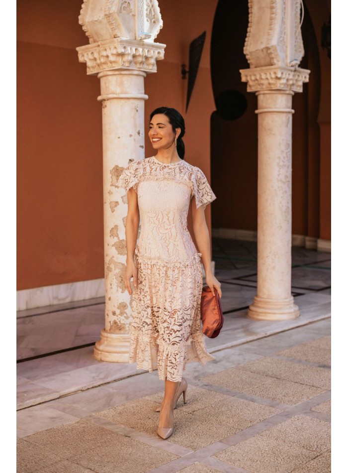 Vestido rosa perla de encaje midi con volantes para comuniones