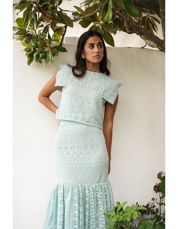 Top corto verde agua de macramé con manga corta pico 2