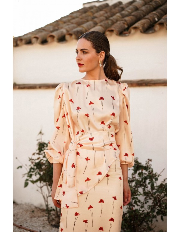 Asymmetrical printed top with lacing at the waist 2