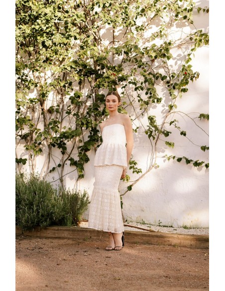 Top palabra de honor marfil con volante para eventos