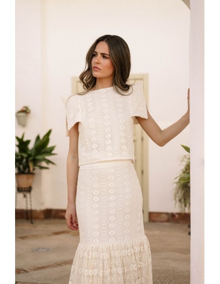 Top court en macramé brut avec manches en V