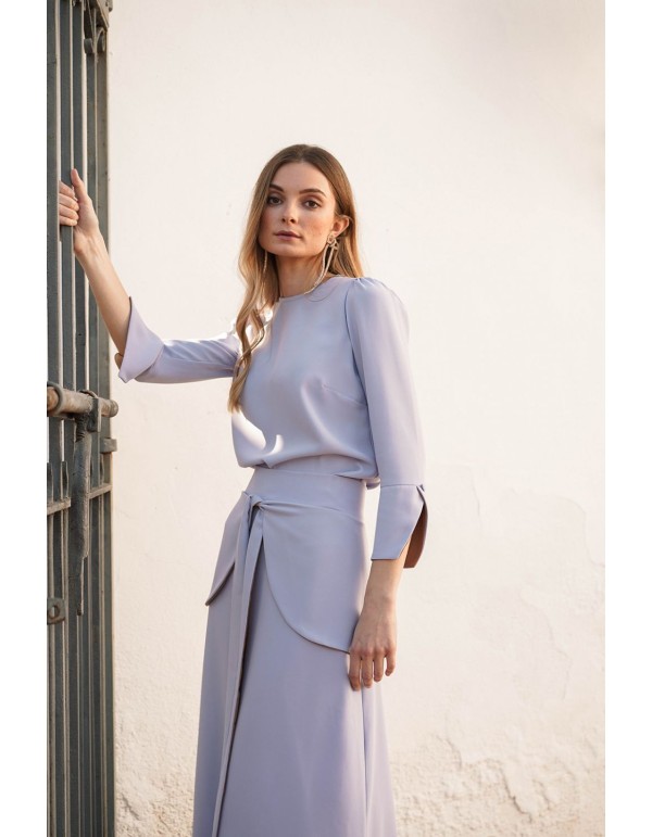 Top de couleur lavande avec manchettes