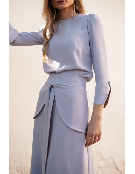 Top de couleur lavande avec manchettes