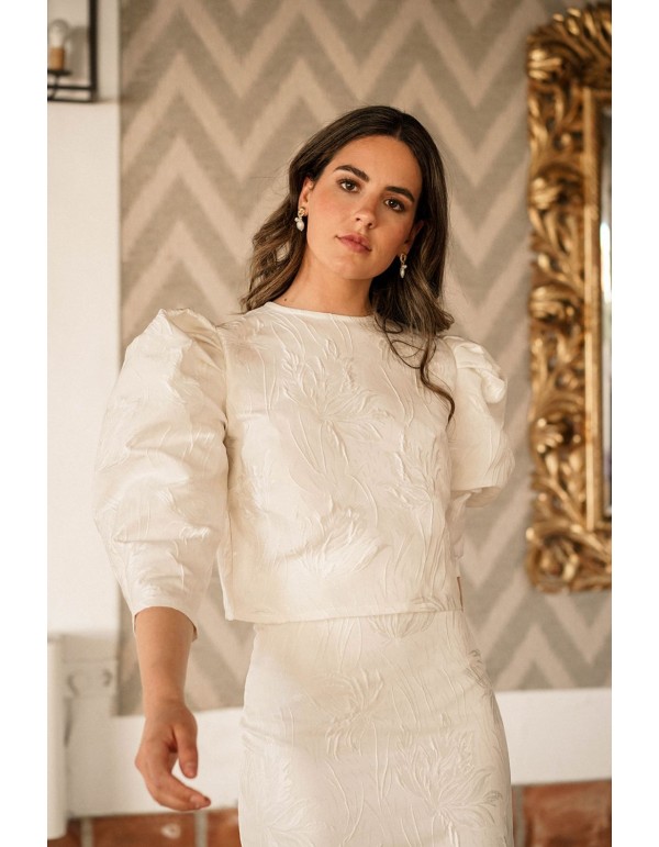 Ecru brocade top with puffed sleeves