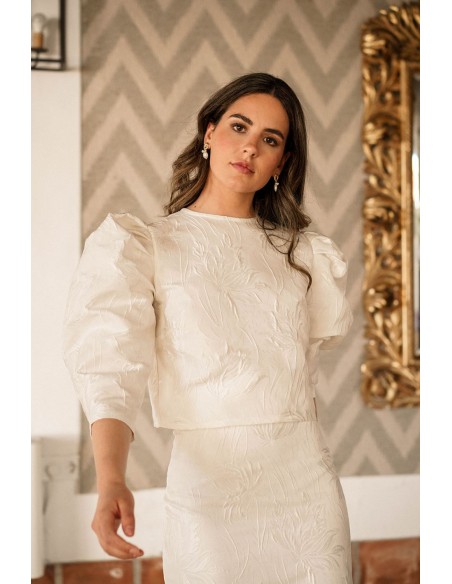 Ecru brocade top with puffed sleeves