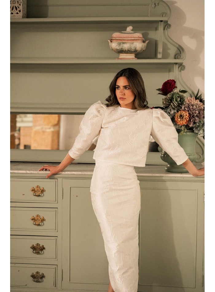 Ecru brocade top with puffed sleeves