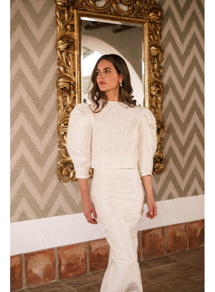 Ecru brocade top with puffed sleeves