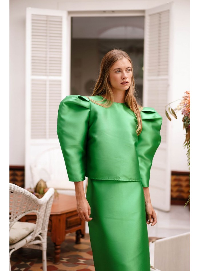 Top de fiesta en mikado verde con mangas abullonadas