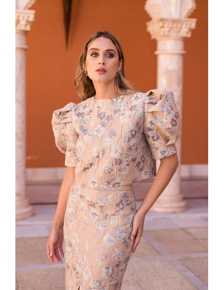 Top brocado de flores con manga corta abullonada para eventos