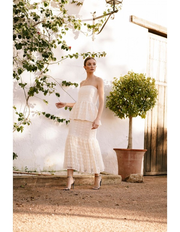 Midi party skirt in ivory macramé with frill 2