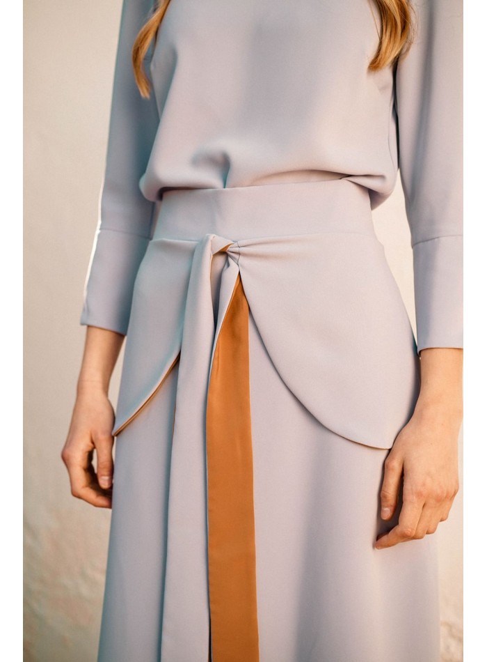 Flared midi skirt with front lacing