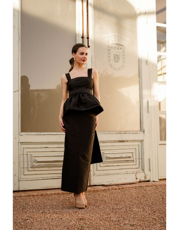 Straight midi skirt in black taffeta with back slit 2