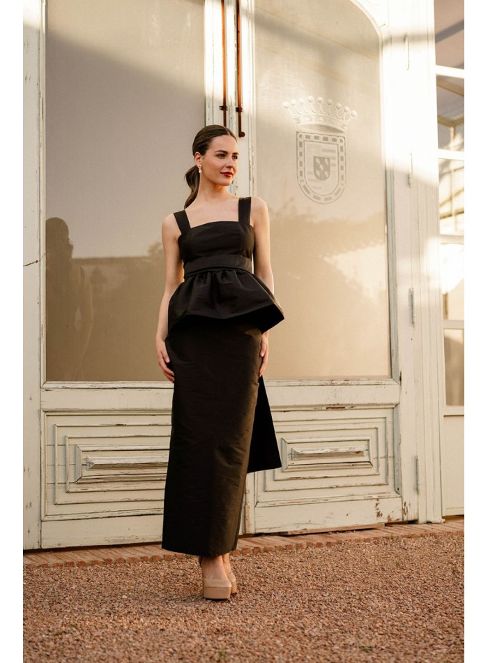 Straight midi skirt in black taffeta with back...