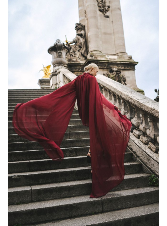 Short burgundy chiffon dress with maxi sleeves...