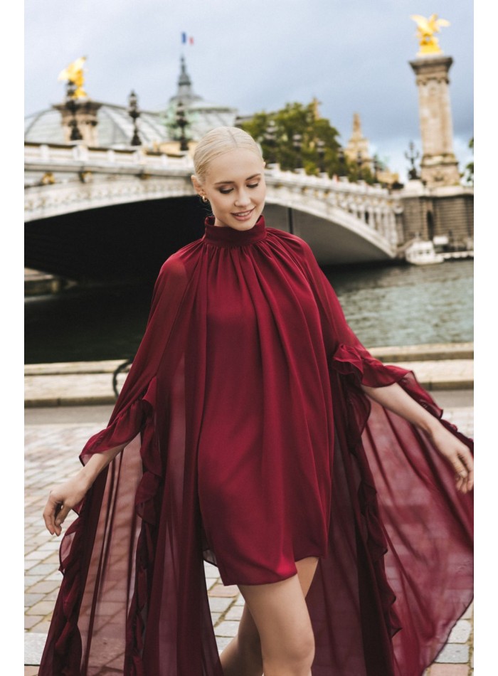 Robe courte en mousseline de soie bordeaux avec...