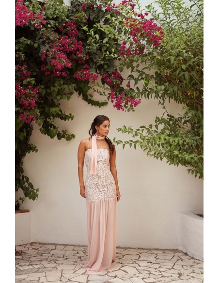 Longue robe en dentelle rose perle avec jupe en mousseline de soie