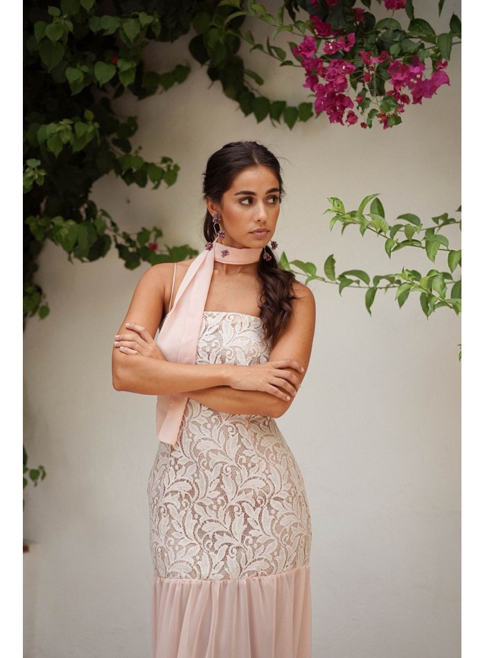 Longue robe en dentelle rose perle avec jupe en...