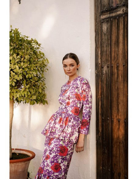 Robe longue imprimée avec taille plissée et ourlet à volants