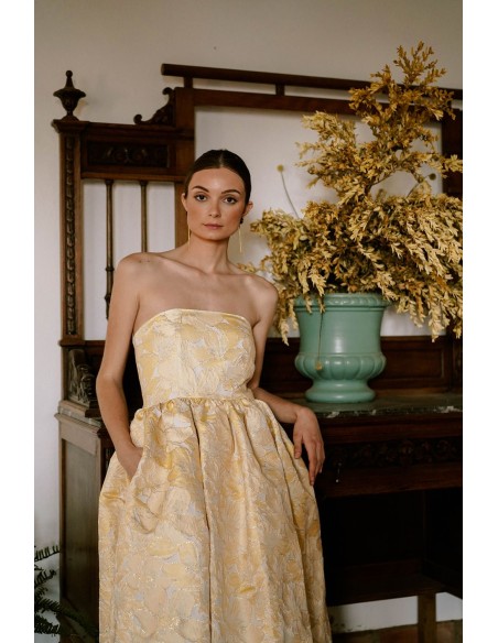 Vestido midi amarillo palabra de honor con bolsillos para invitada de boda