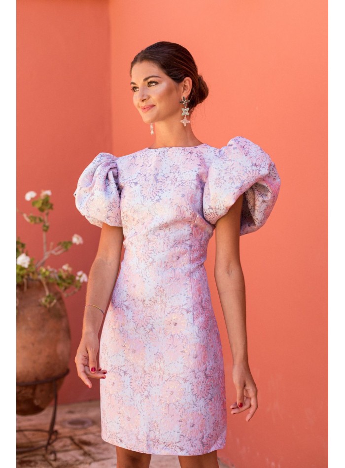 Robe courte en brocart floral à manches bouffantes