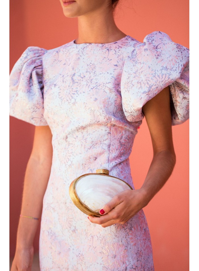 Vestido corto brocado de flores con manga abullonada para boda de dia