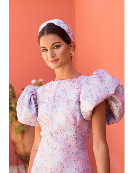Robe courte en brocart floral à manches bouffantes