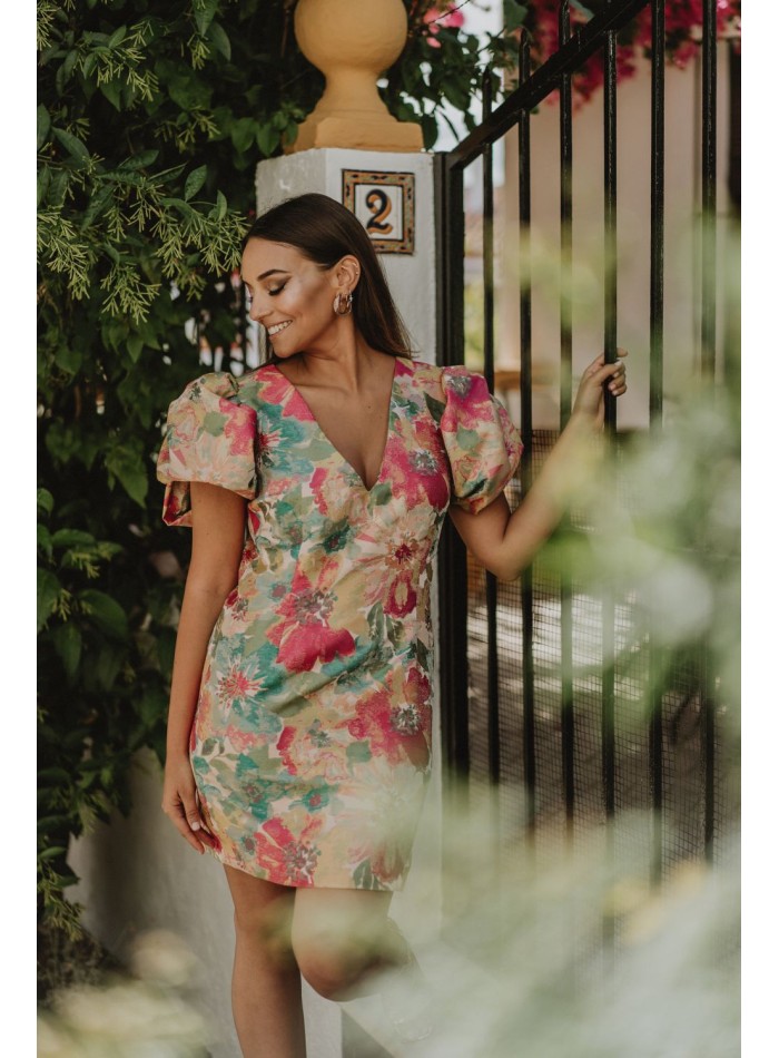 Robe courte florale à manches courtes bouffantes