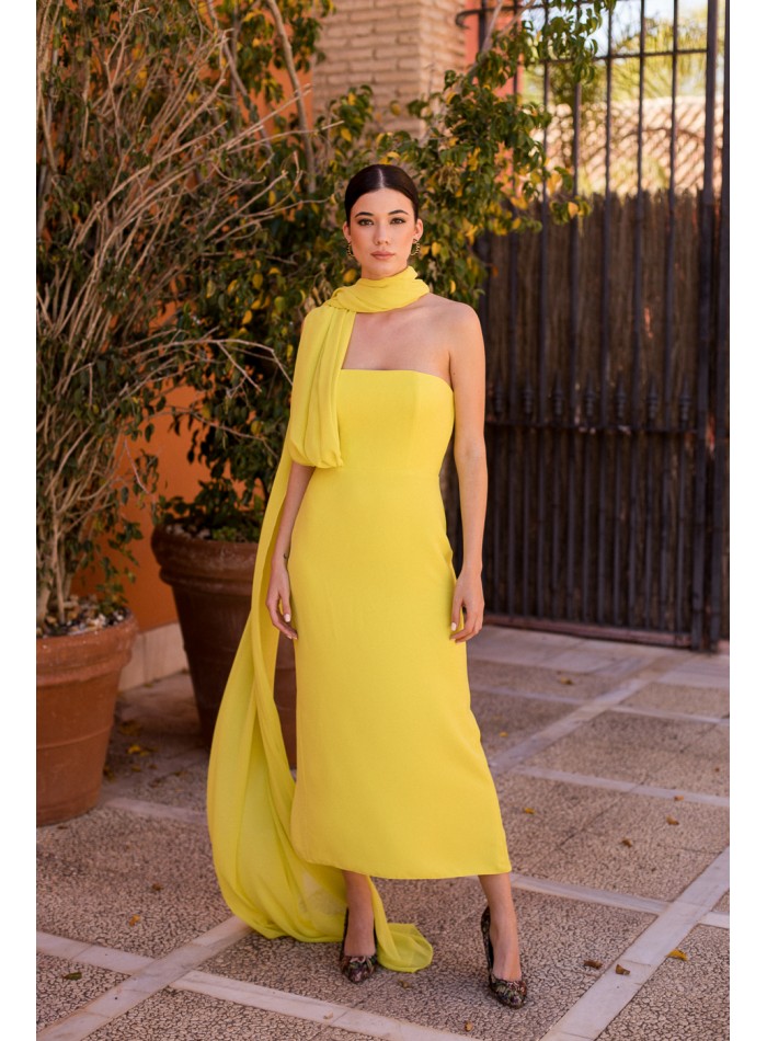 Vestido midi de fiesta amarillo palabra de honor con gasa