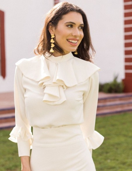 Ecru blouse with ruffled collar and long sleeves