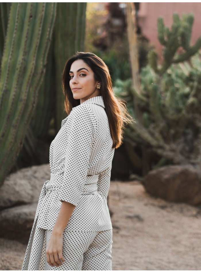 Chaqueta cruzada con estampado de lunares