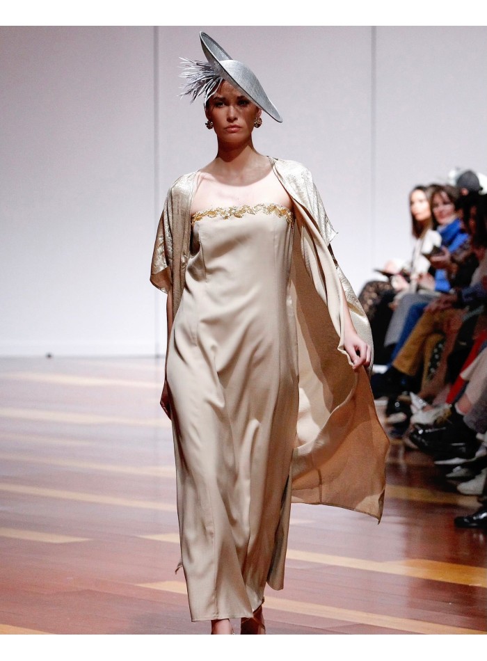 Caftan largo de fiesta dorado de seda para eventos