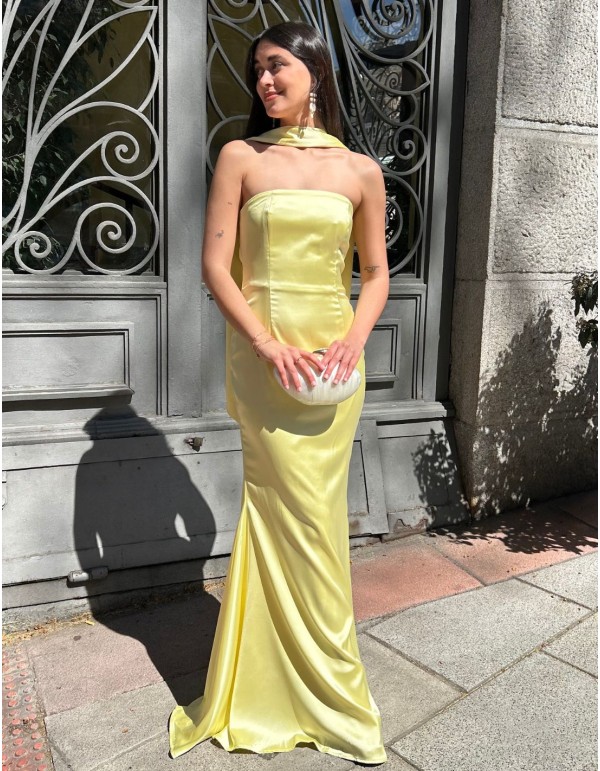 Fitted strapless ball gown with matching shawl 2