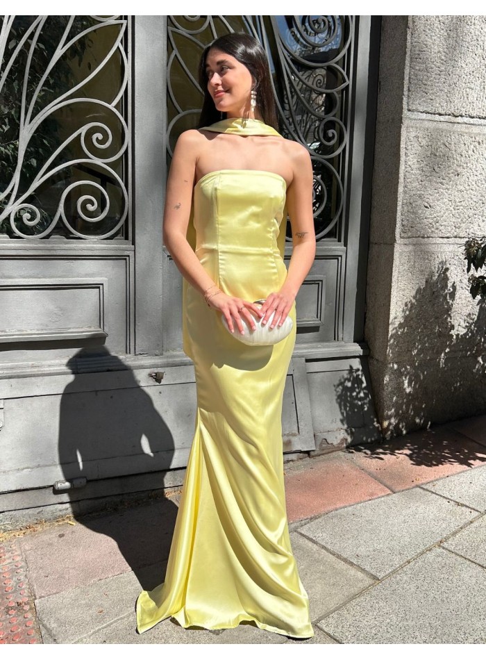 Fitted strapless ball gown with matching shawl