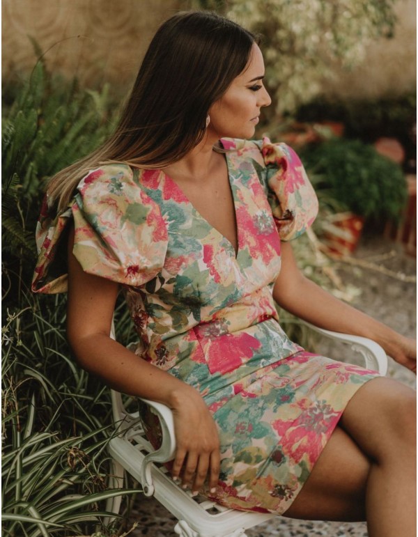 Short floral dress with short puffed sleeves
