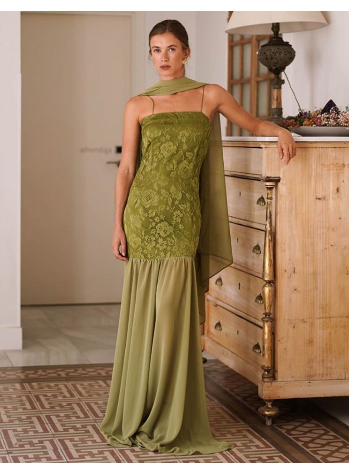 Vestido largo verde oliva de encaje con falda de gasa