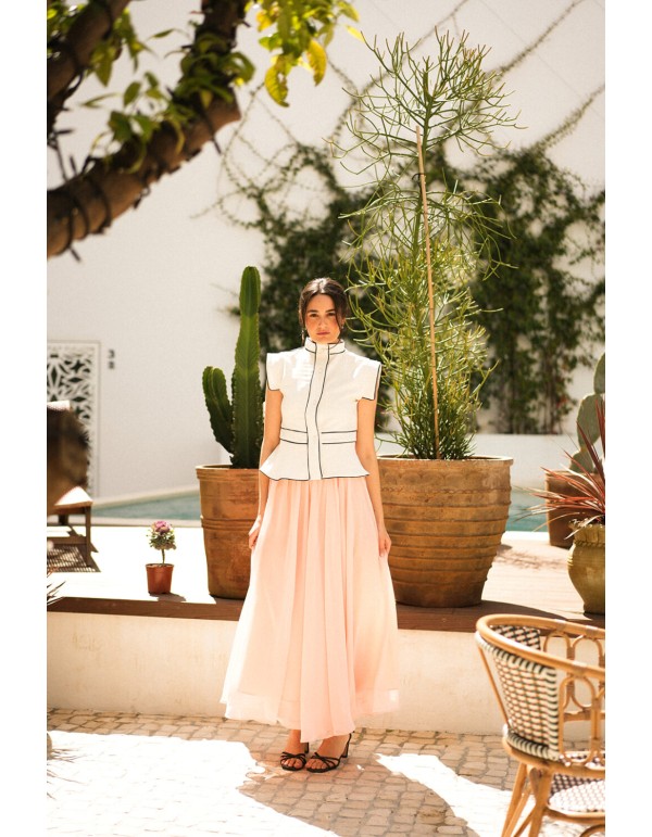 Gilet écru avec passepoil noir 2