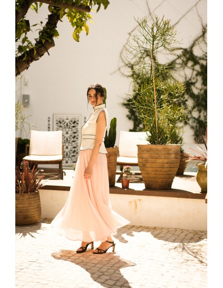 Gilet écru avec passepoil noir