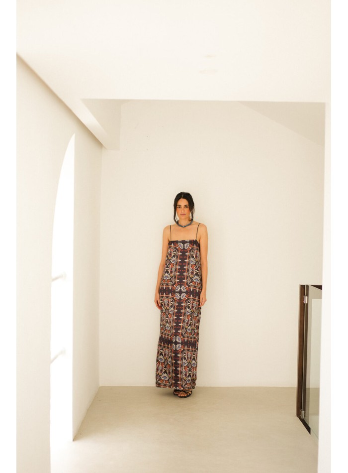 Long straight dress with ethnic print