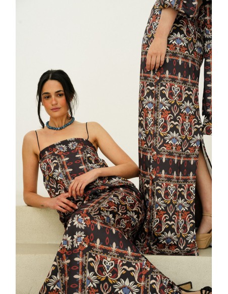 Long straight dress with ethnic print