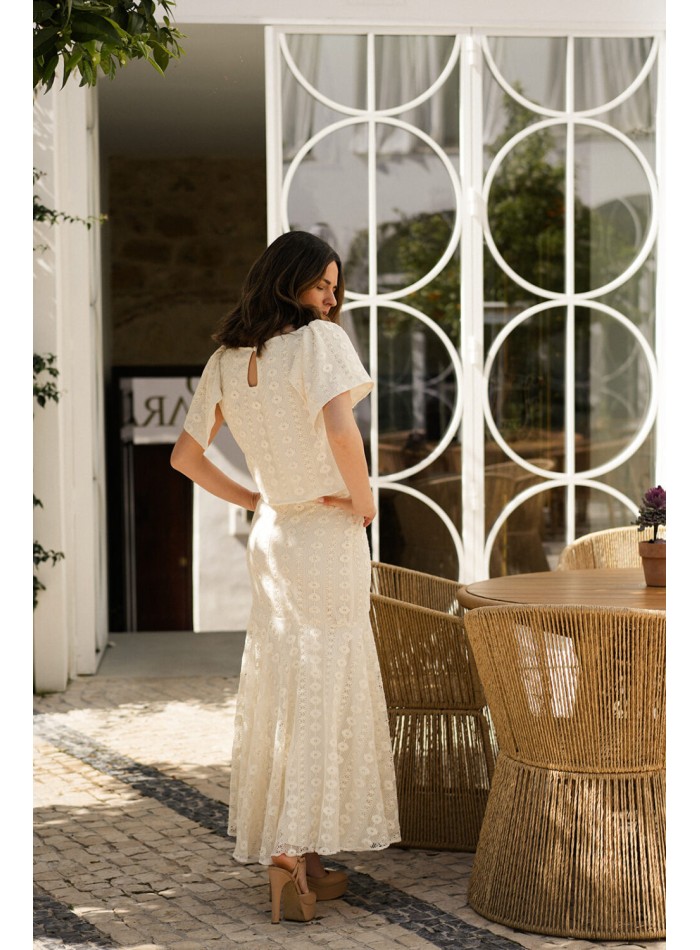 Raw macramé top with short flying sleeves